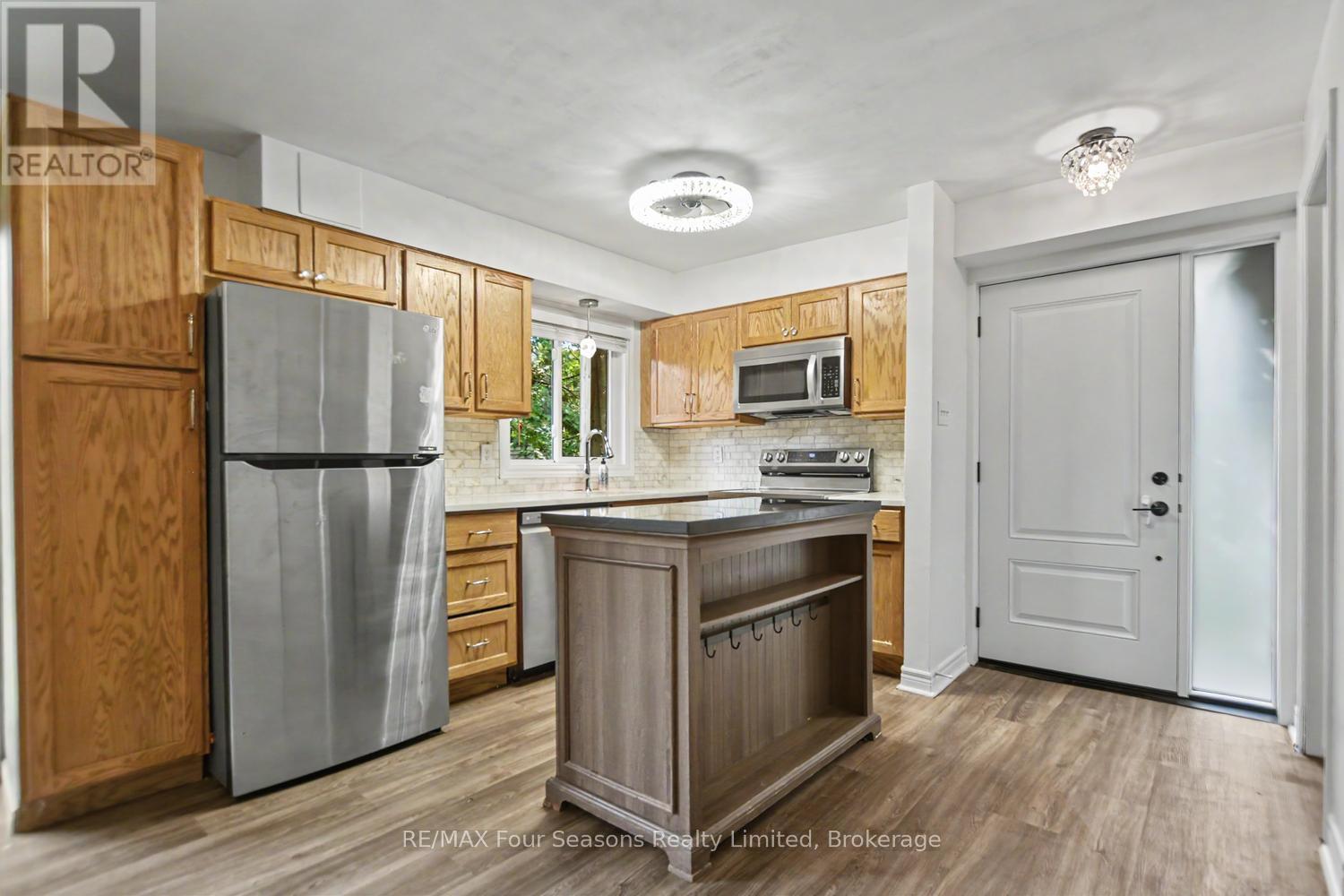 #314 5 DAWSON DRIVE - 9