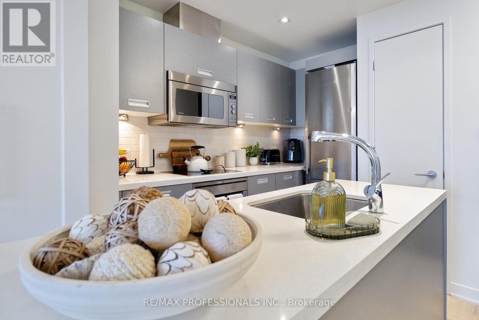 #1502 88 PARK LAWN ROAD - Image 6