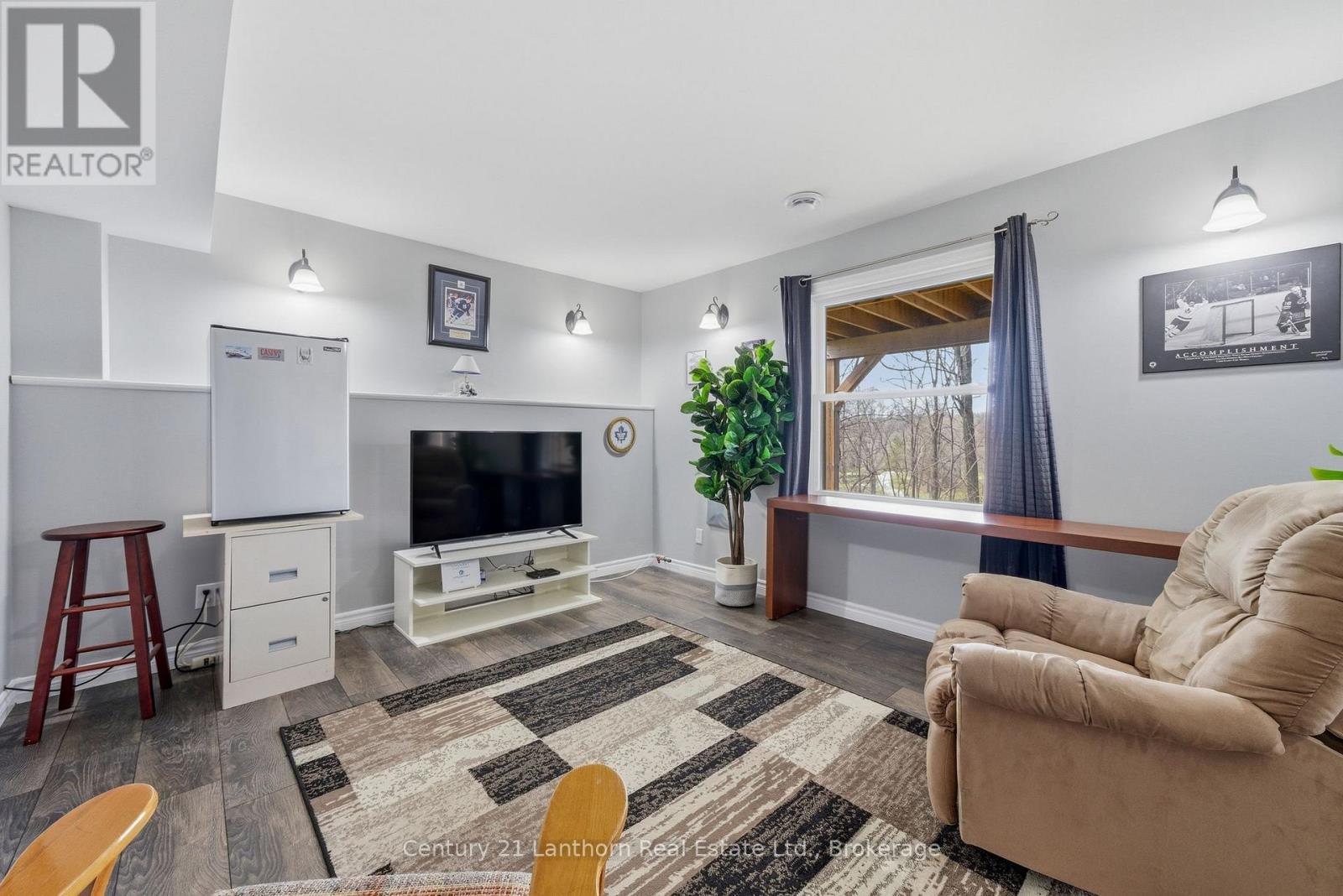 656 A COOPER ROAD - Image 26