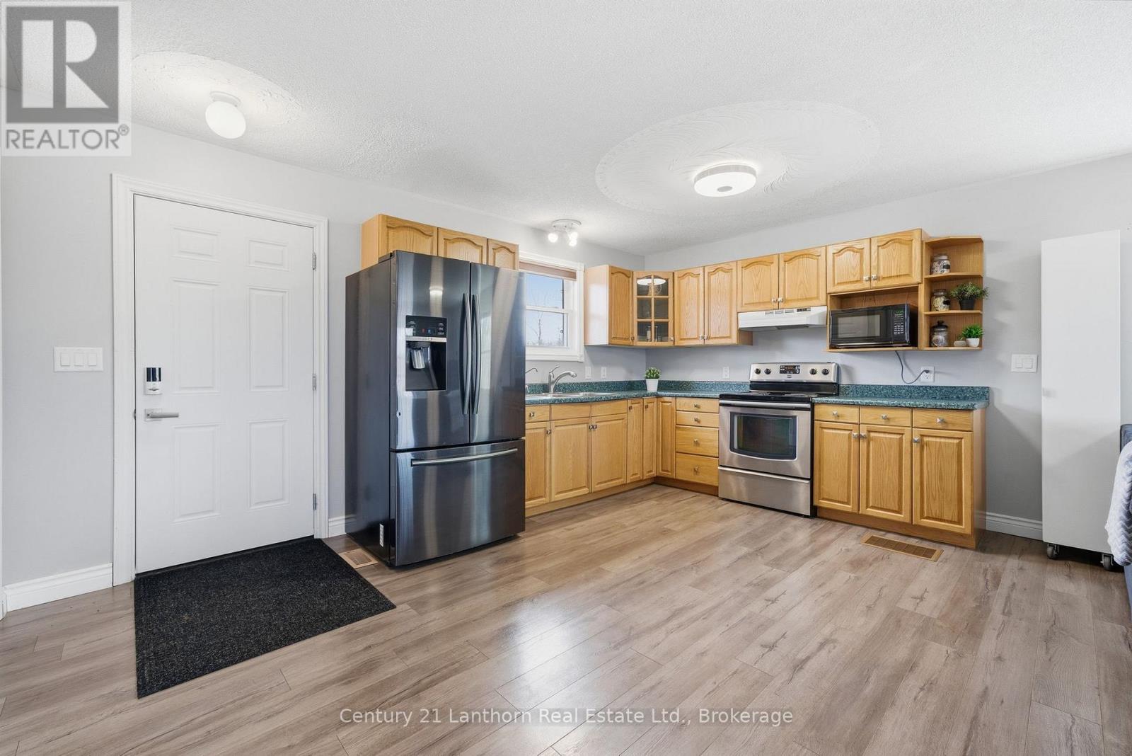 656 A COOPER ROAD - Image 9
