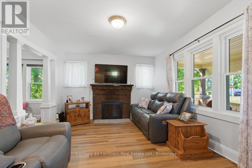 7 PURDY STREET - 10