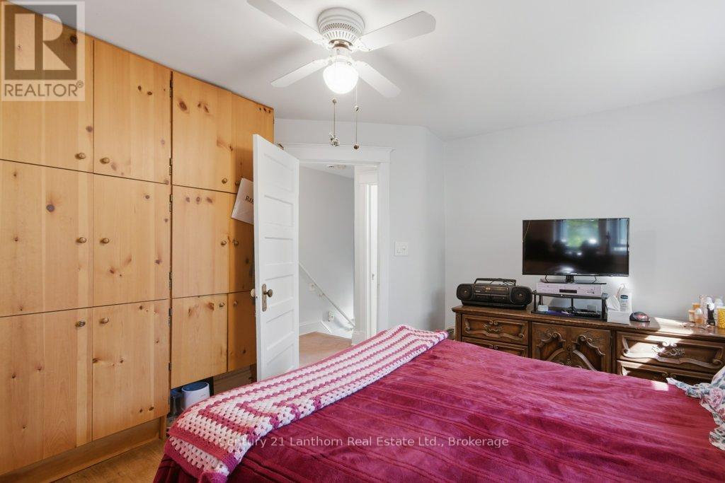 7 PURDY STREET - 18
