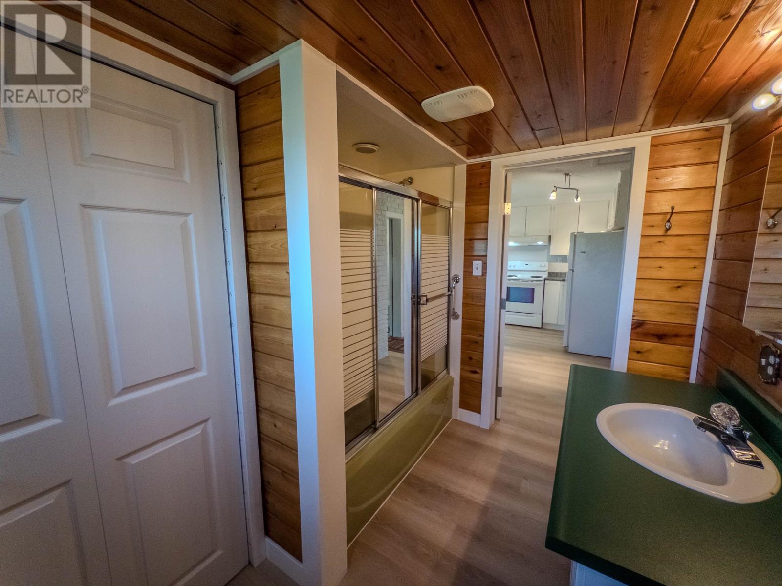 520 Portage Street - 12
