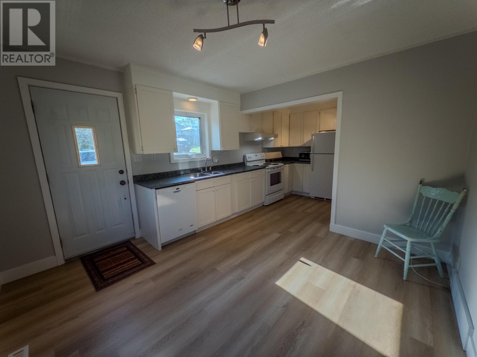 520 Portage Street - 6