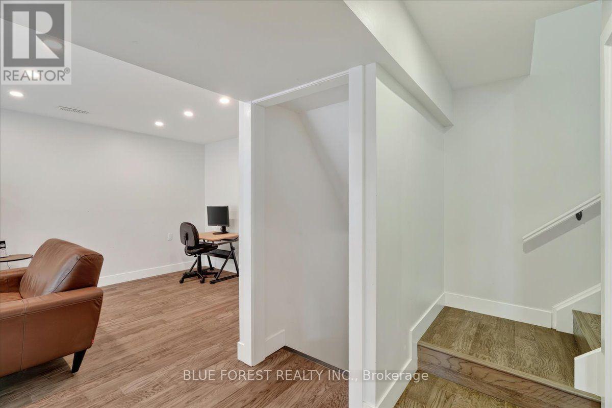 1885 ALDERSBROOK ROAD - Image 34