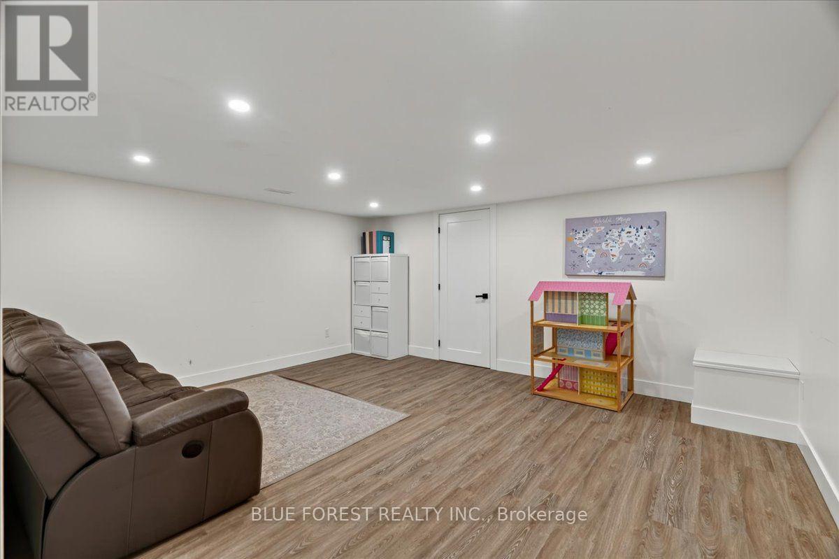 1885 ALDERSBROOK ROAD - Image 36