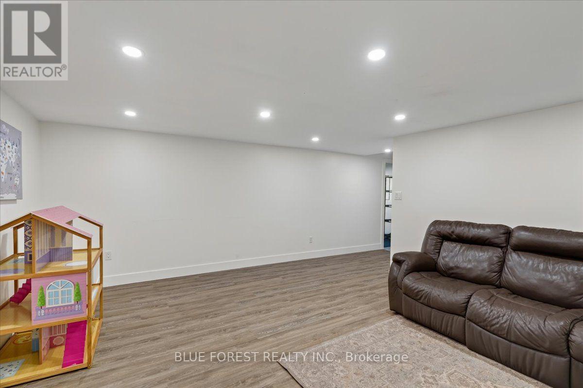1885 ALDERSBROOK ROAD - Image 37