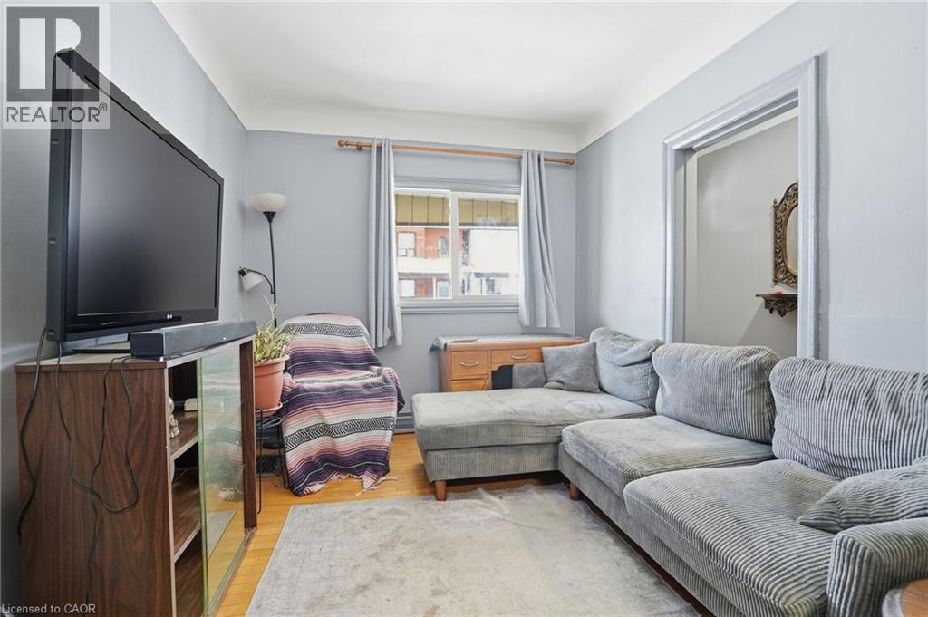 121 GIBSON Avenue - 3
