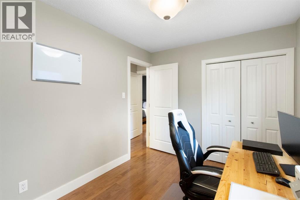 10504 Spadina Drive SW - 26