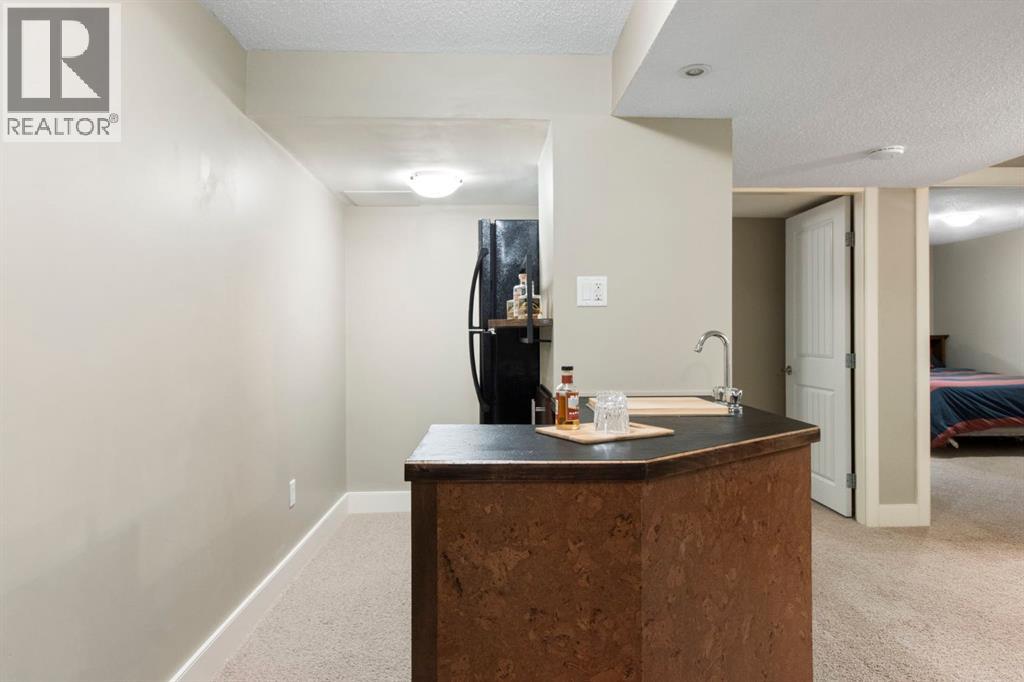 10504 Spadina Drive SW - 32