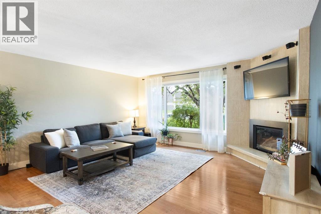 10504 Spadina Drive SW - 6