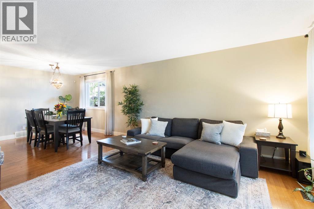 10504 Spadina Drive SW - 9