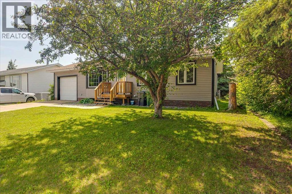 4709 55 Avenue - 3