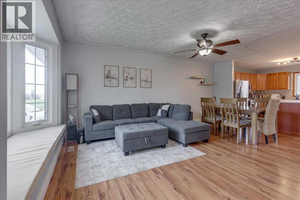 4709 55 Avenue - 6