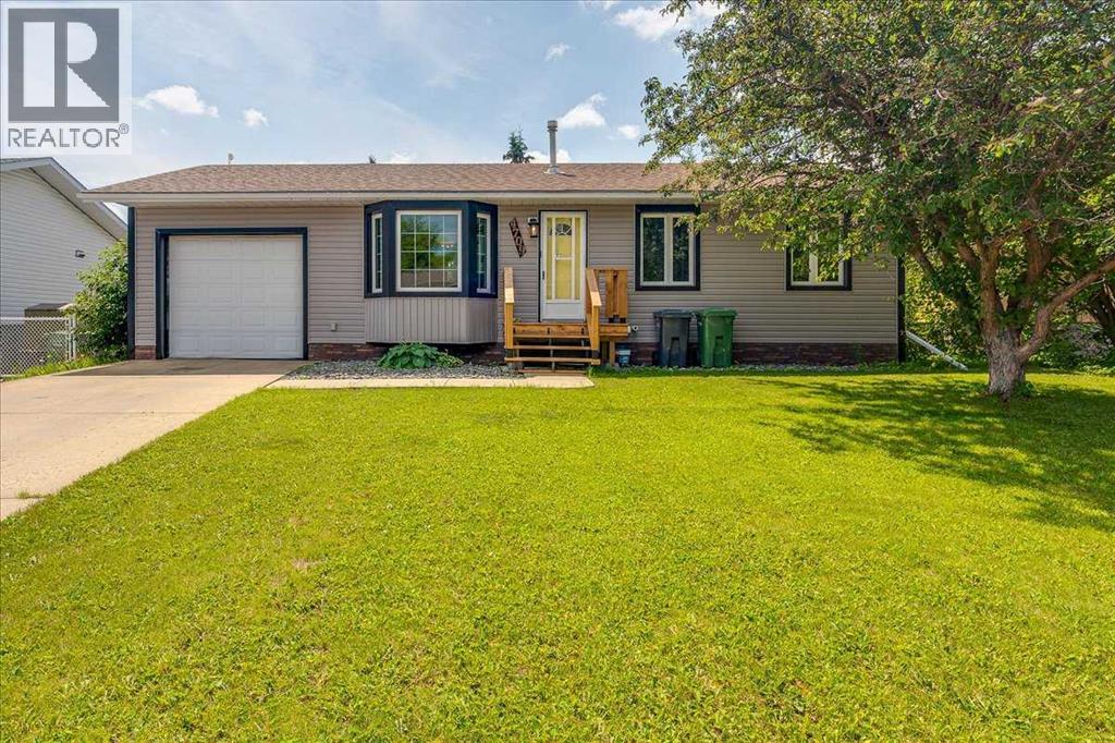 4709 55 Avenue - 1