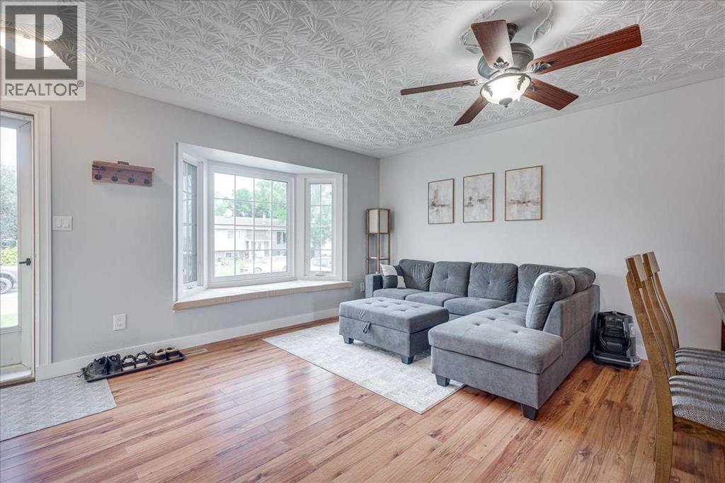 4709 55 Avenue - 9