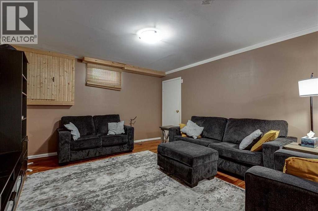 4709 55 Avenue - 36