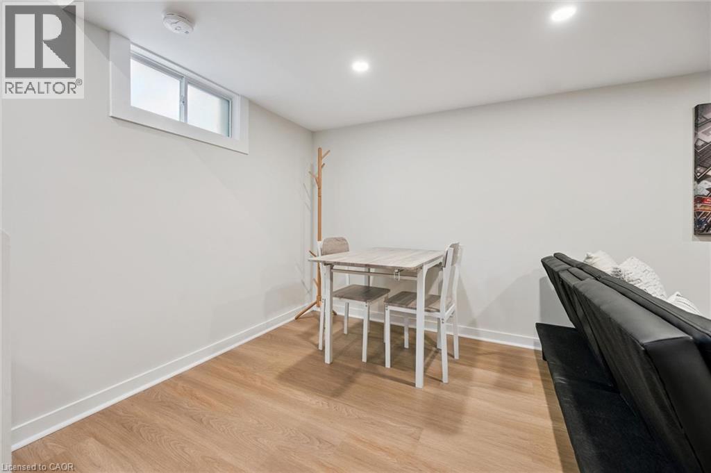196 WALKER Street - Image 30