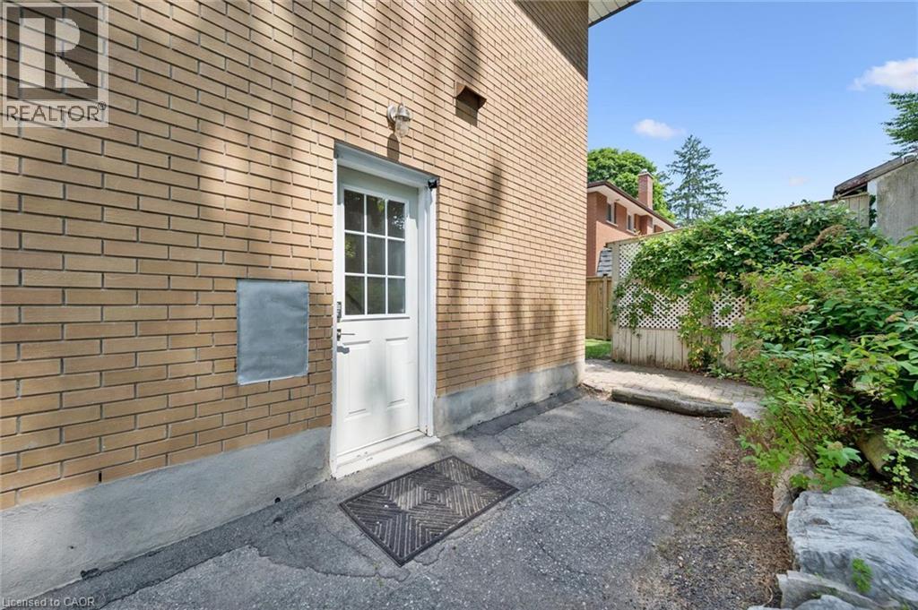 196 WALKER Street - Image 24