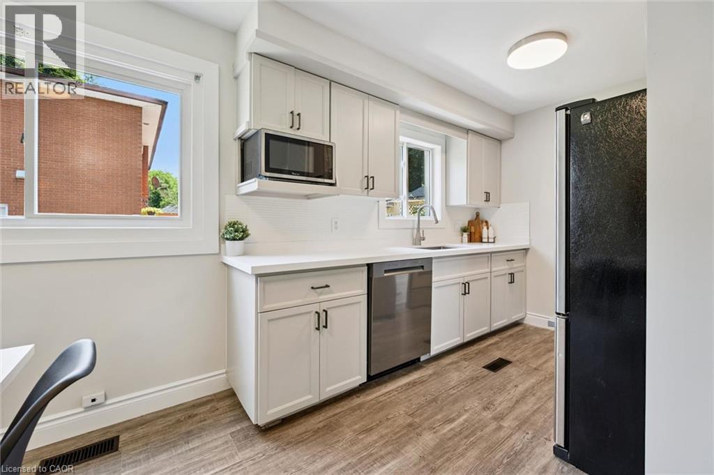 196 WALKER Street - Image 12