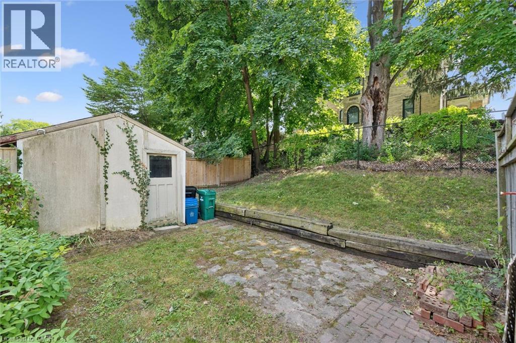 196 WALKER Street - Image 37