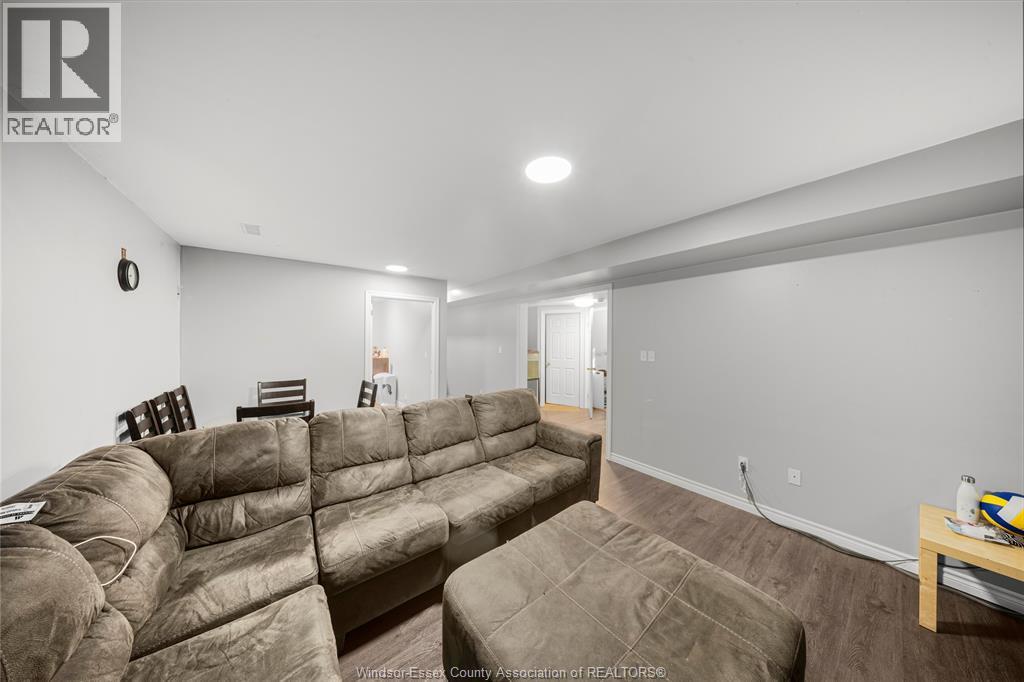 1412 KATELLA AVENUE - 32