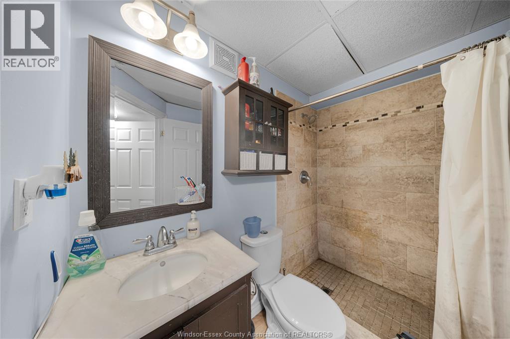 1412 KATELLA AVENUE - 33