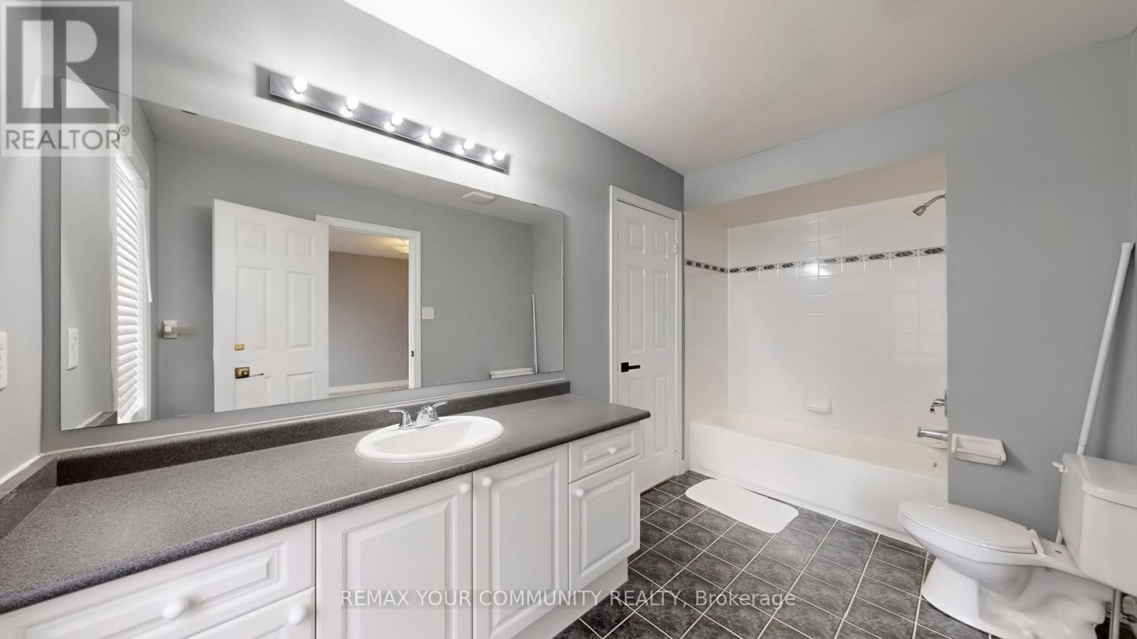 8 WESTACOTT AVENUE - 26
