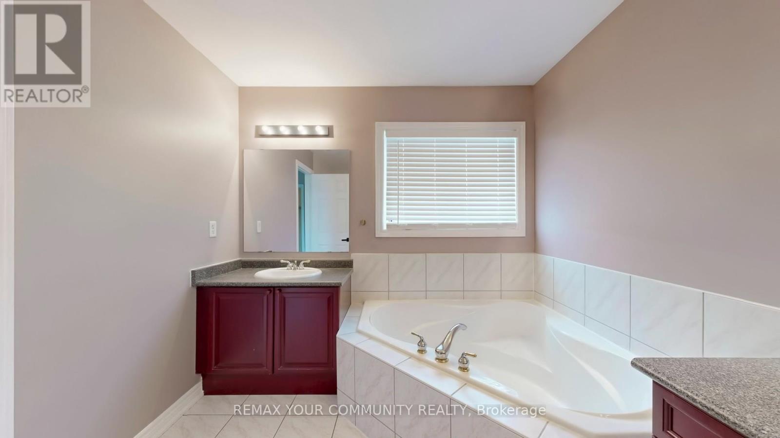 8 WESTACOTT AVENUE - 24