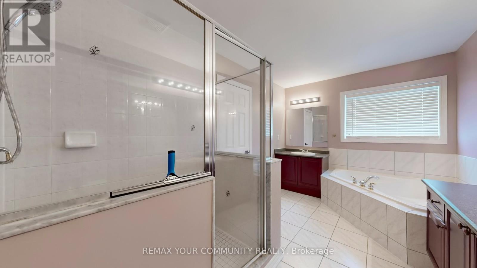 8 WESTACOTT AVENUE - 25
