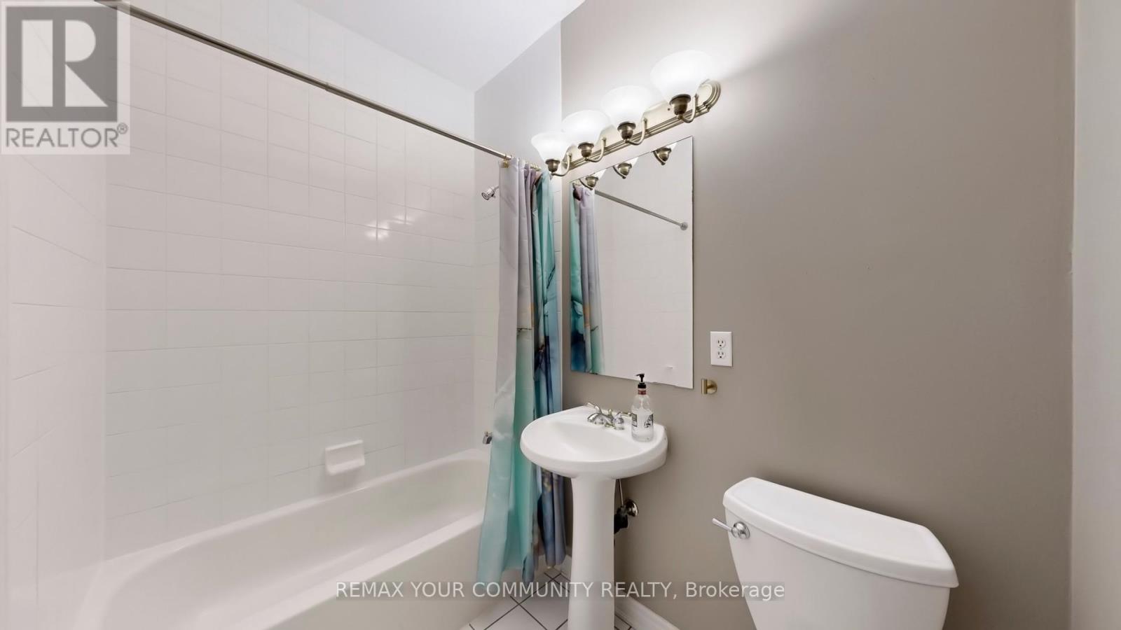 8 WESTACOTT AVENUE - 18
