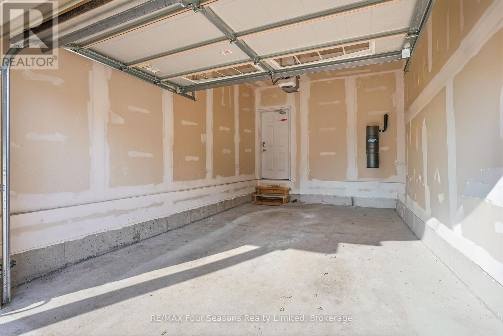 34 KARI CRESCENT - Image 22