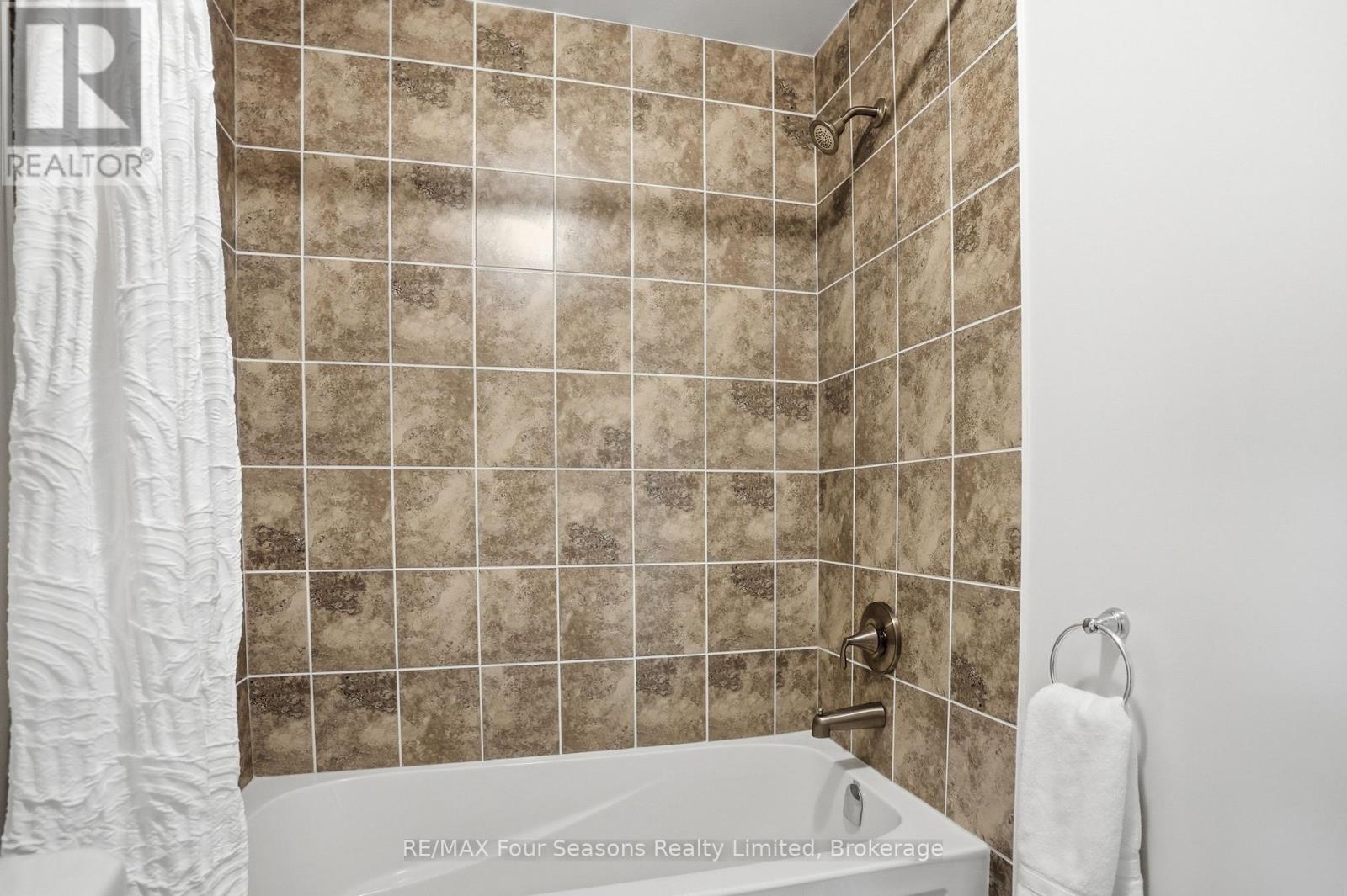 34 KARI CRESCENT - Image 29