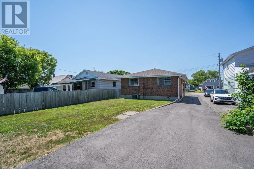 536 Charles ST - 4