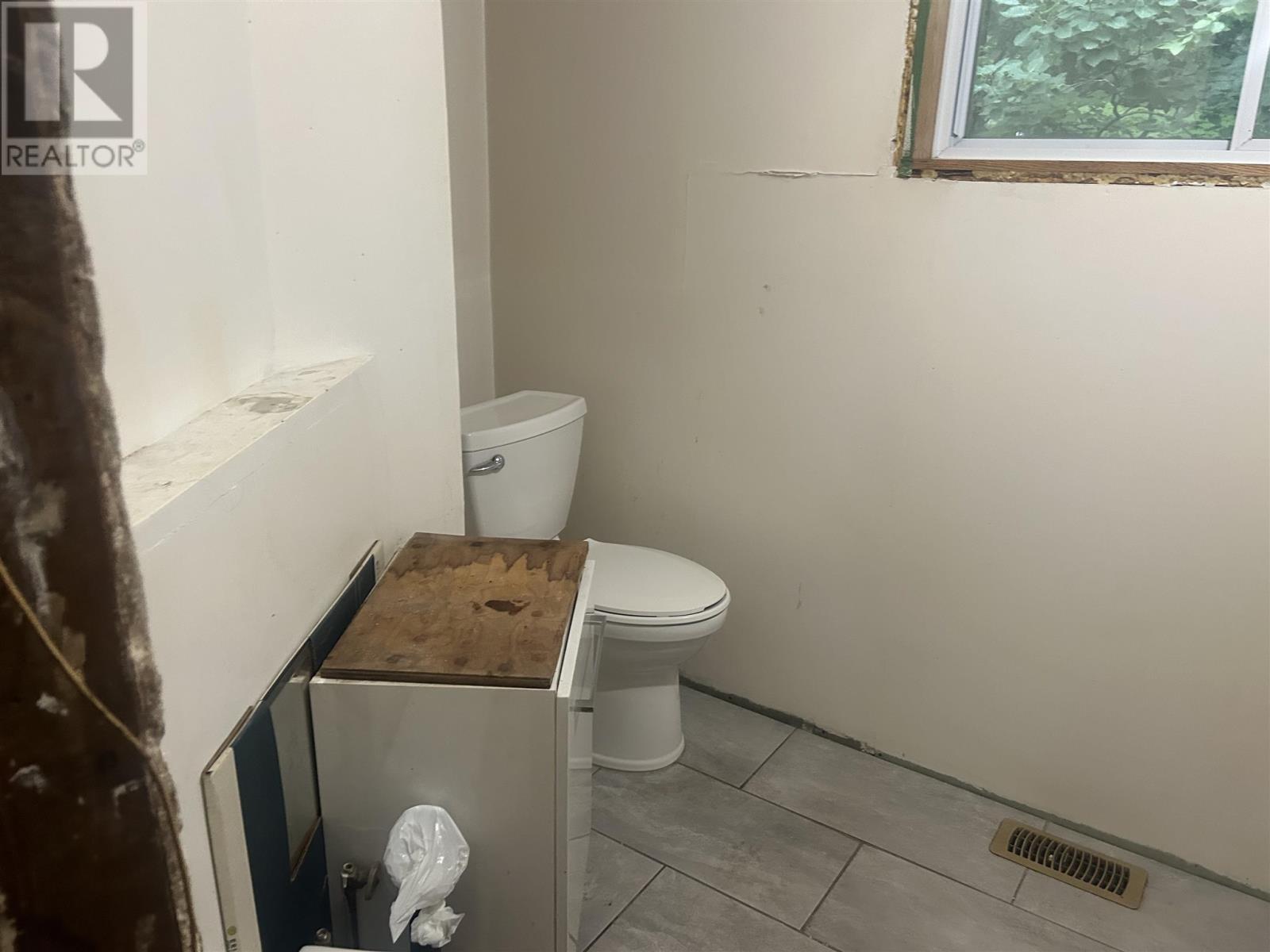 4760 Second LIN W - 7
