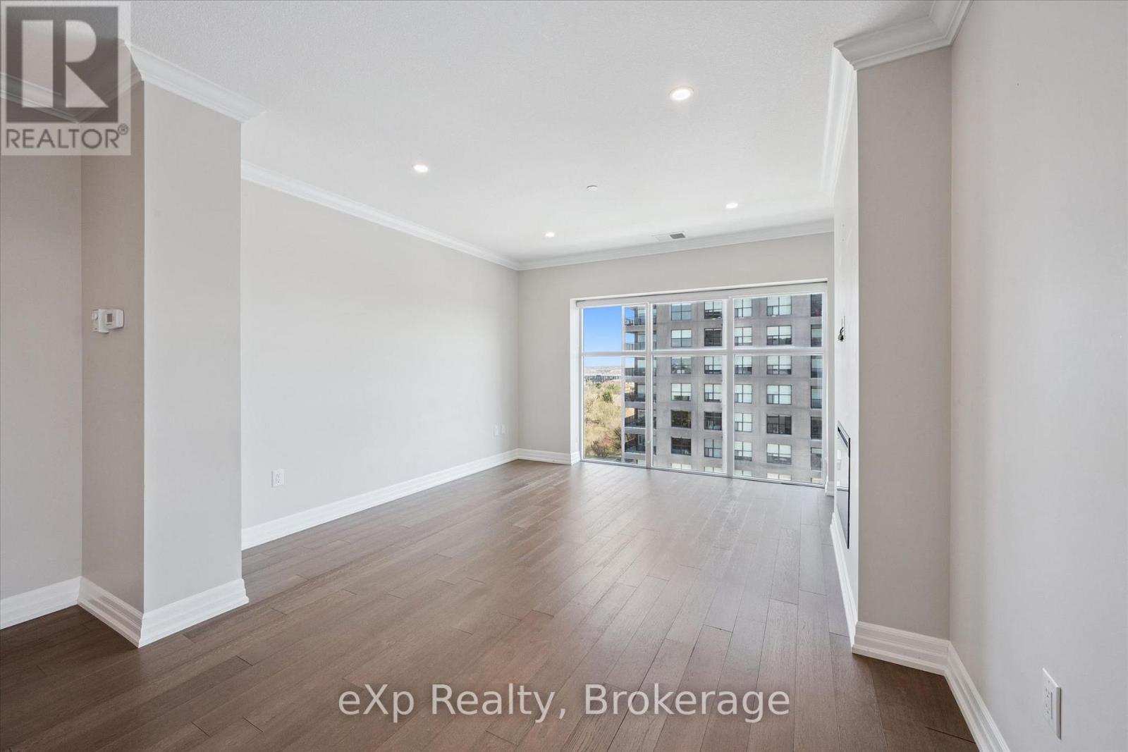 #711 1878 GORDON STREET - 10