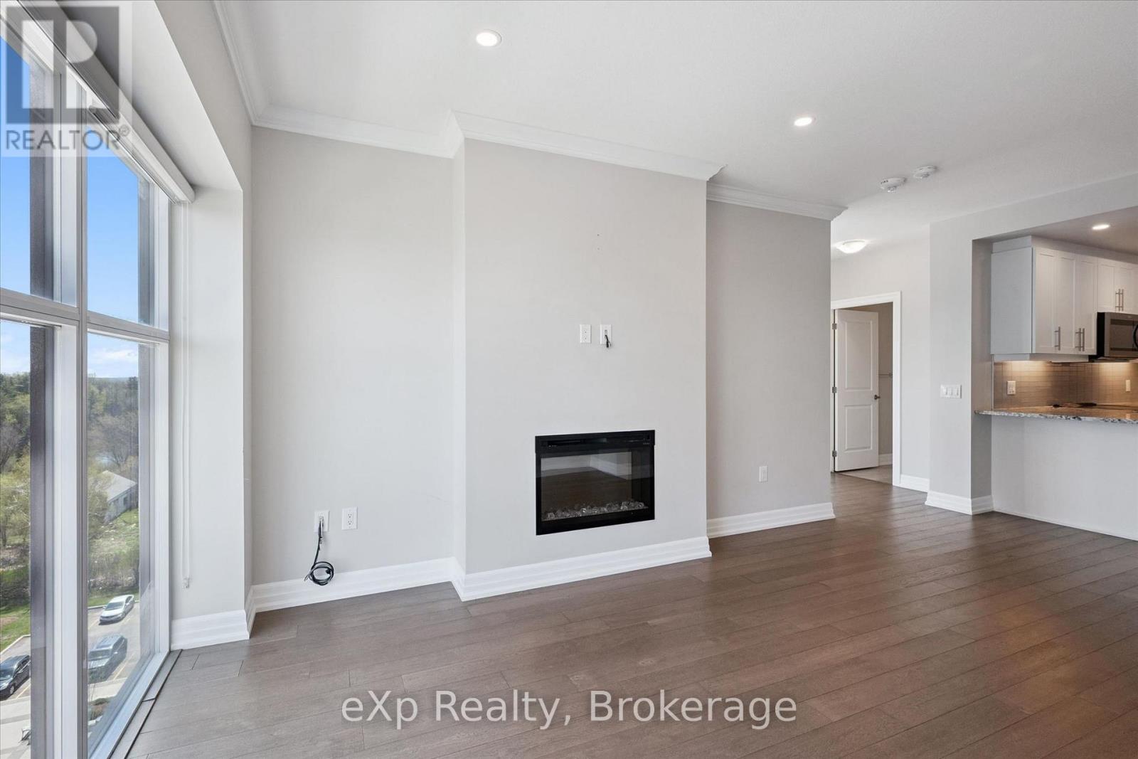 #711 1878 GORDON STREET - 12