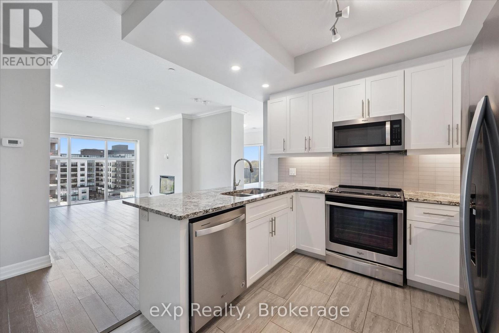 #711 1878 GORDON STREET - 16