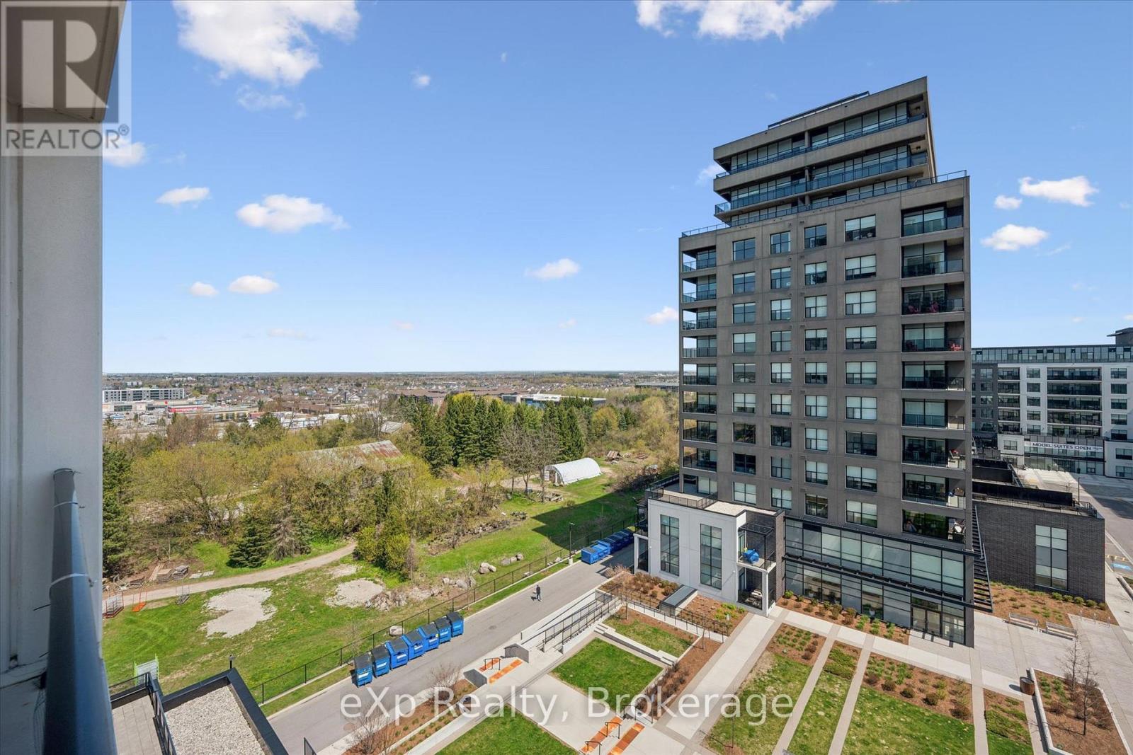 #711 1878 GORDON STREET - 26