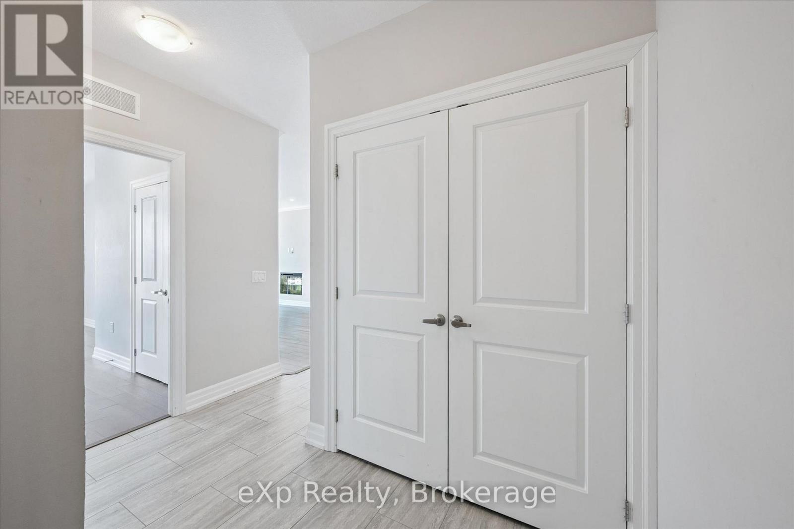 #711 1878 GORDON STREET - 9
