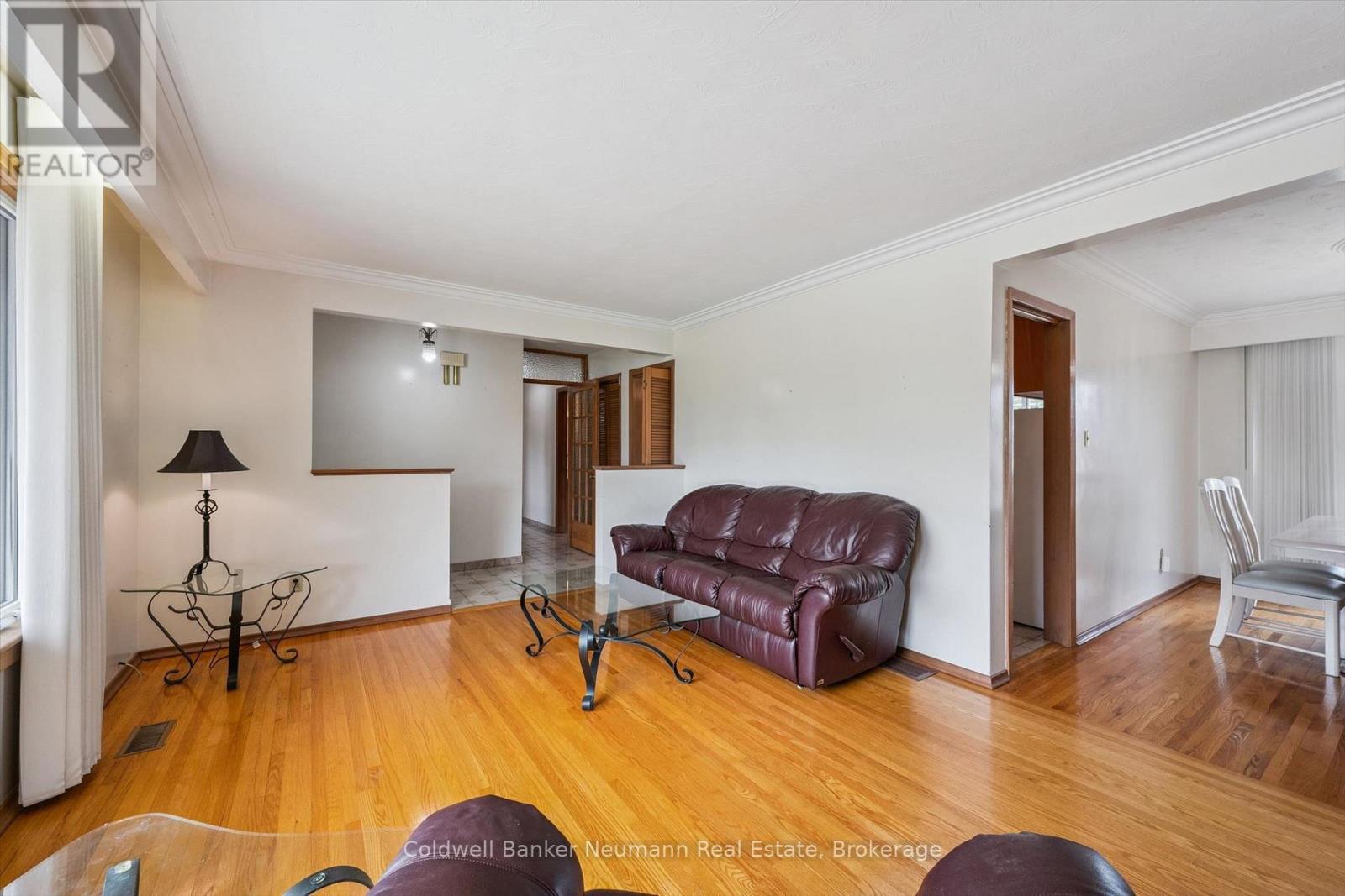10 KARA LEE COURT - 10