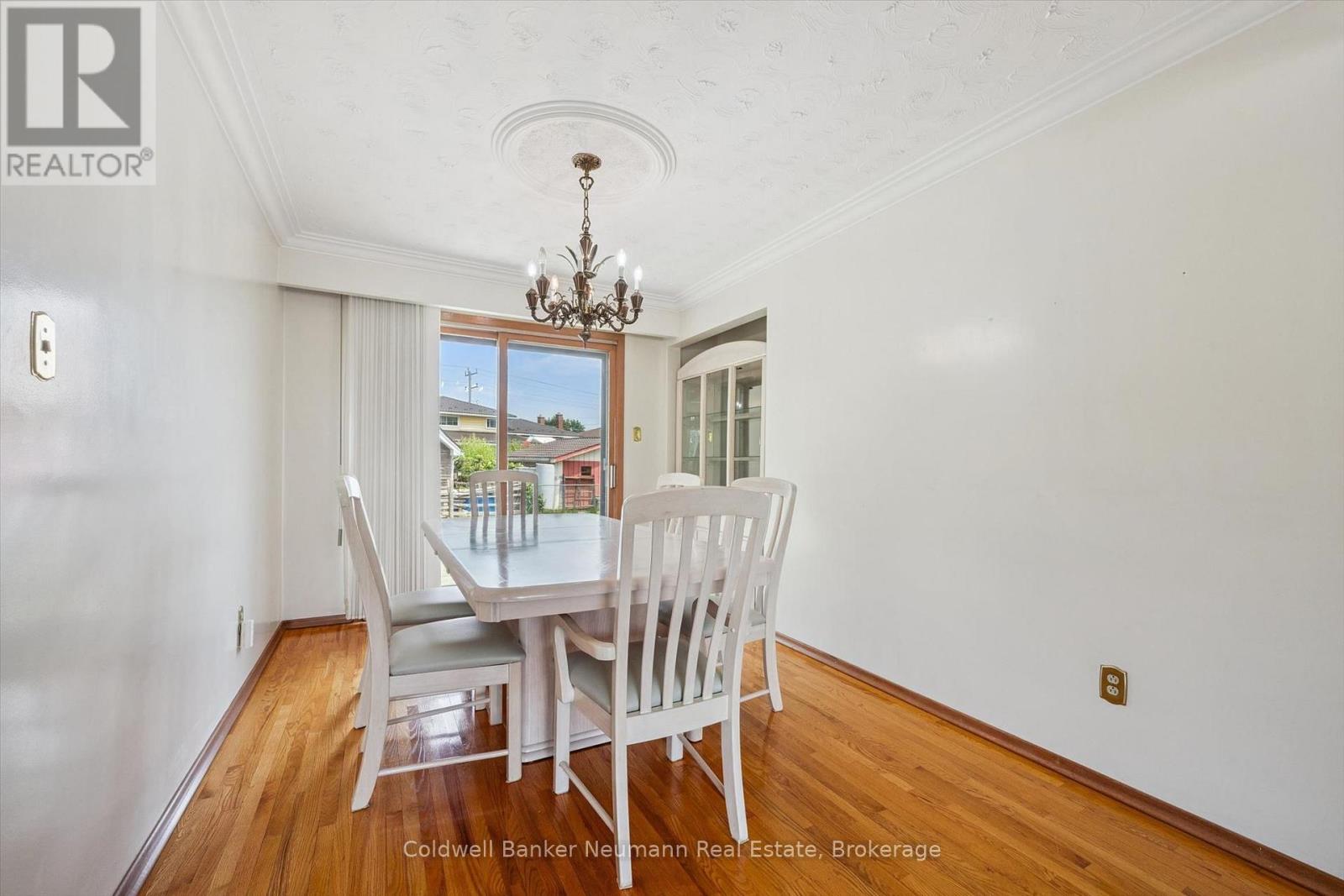 10 KARA LEE COURT - 14