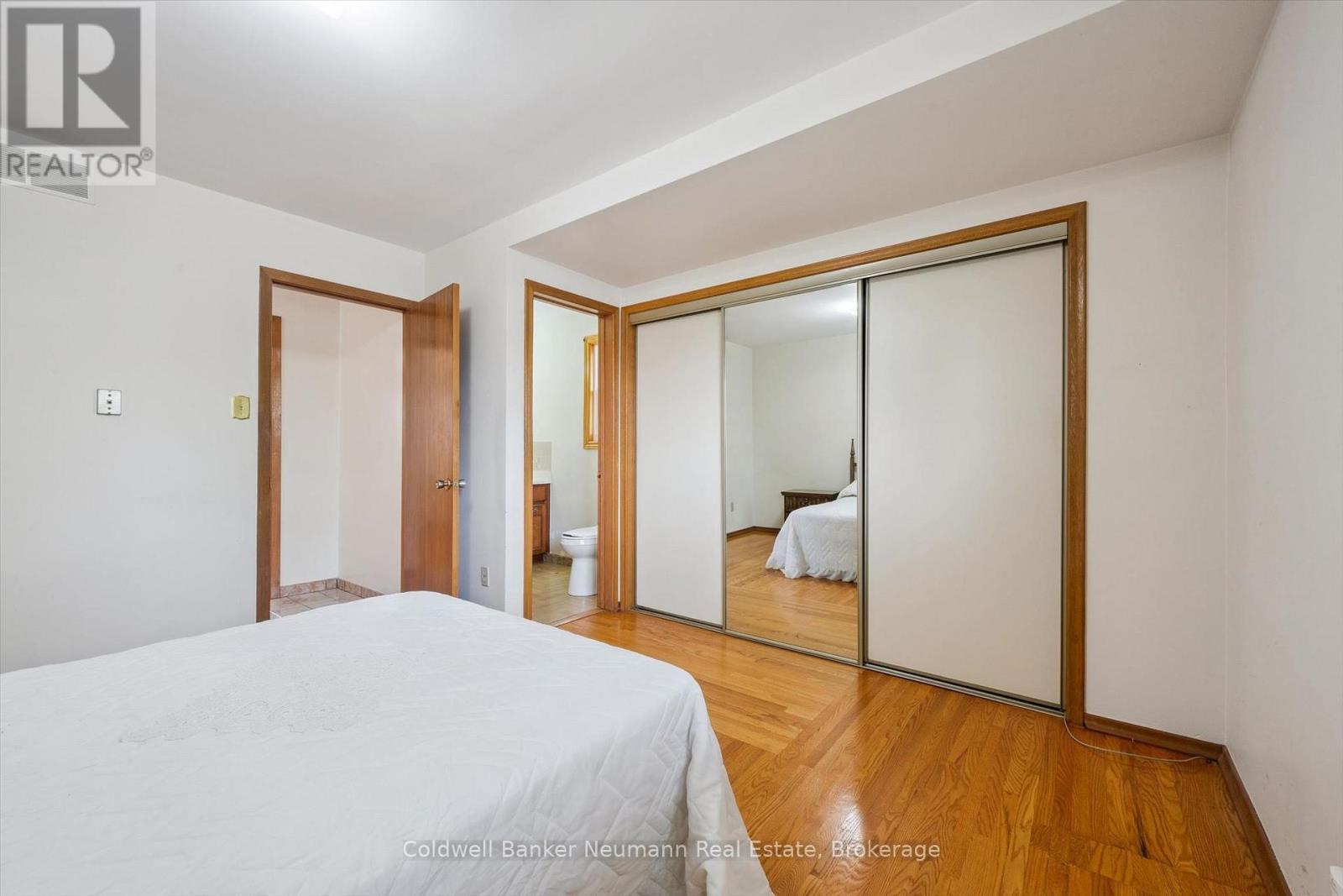 10 KARA LEE COURT - 23