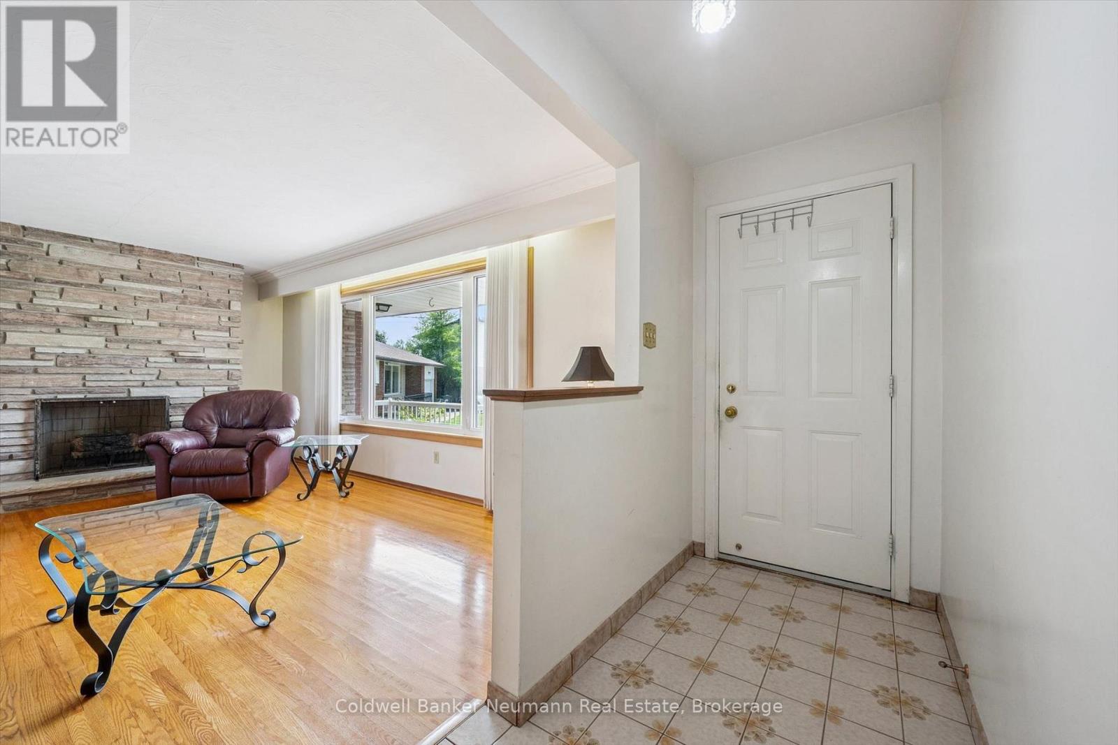 10 KARA LEE COURT - 5