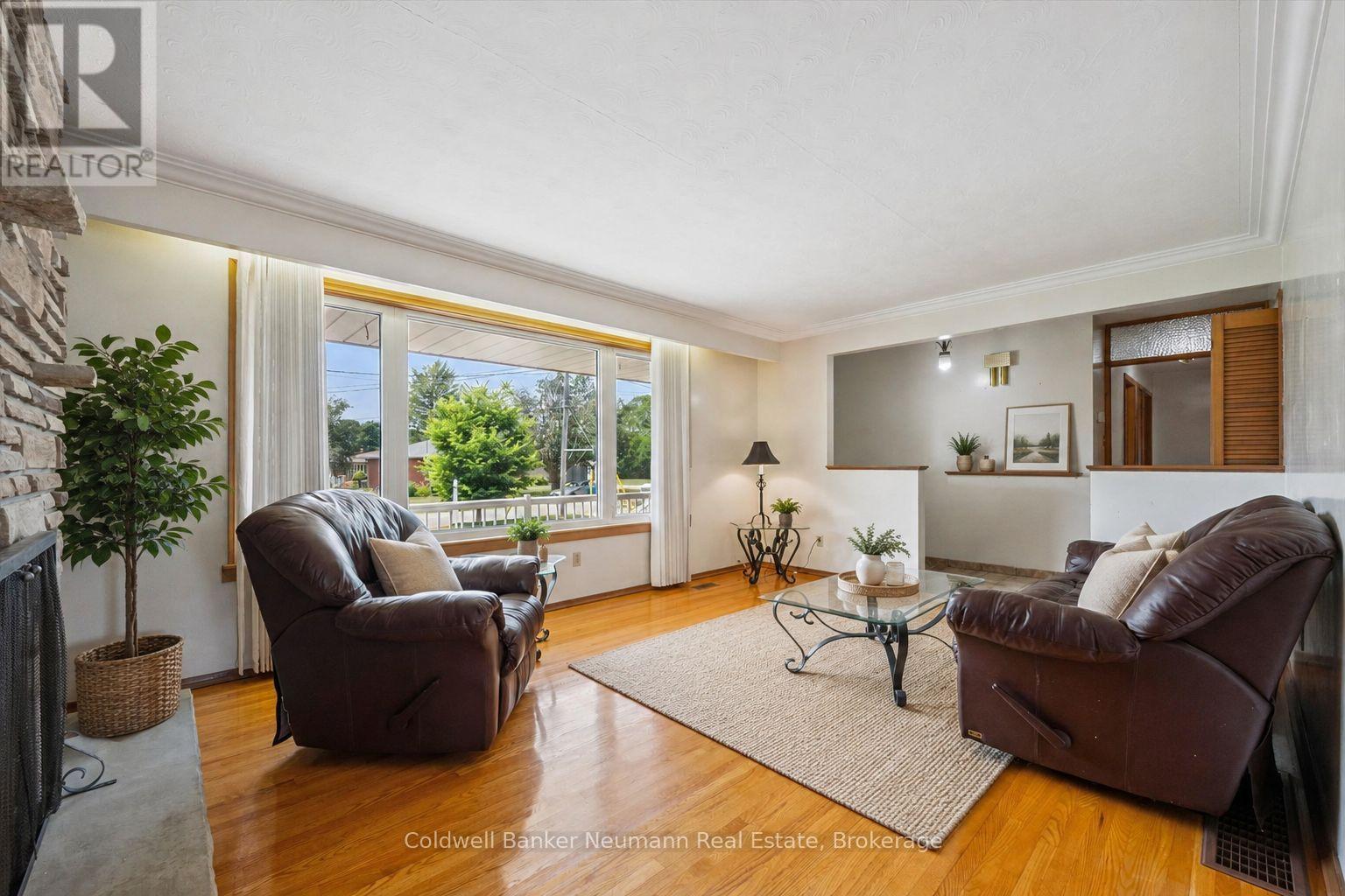 10 KARA LEE COURT - 9