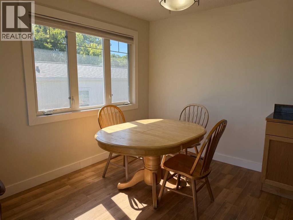 127 2 Avenue N - 7