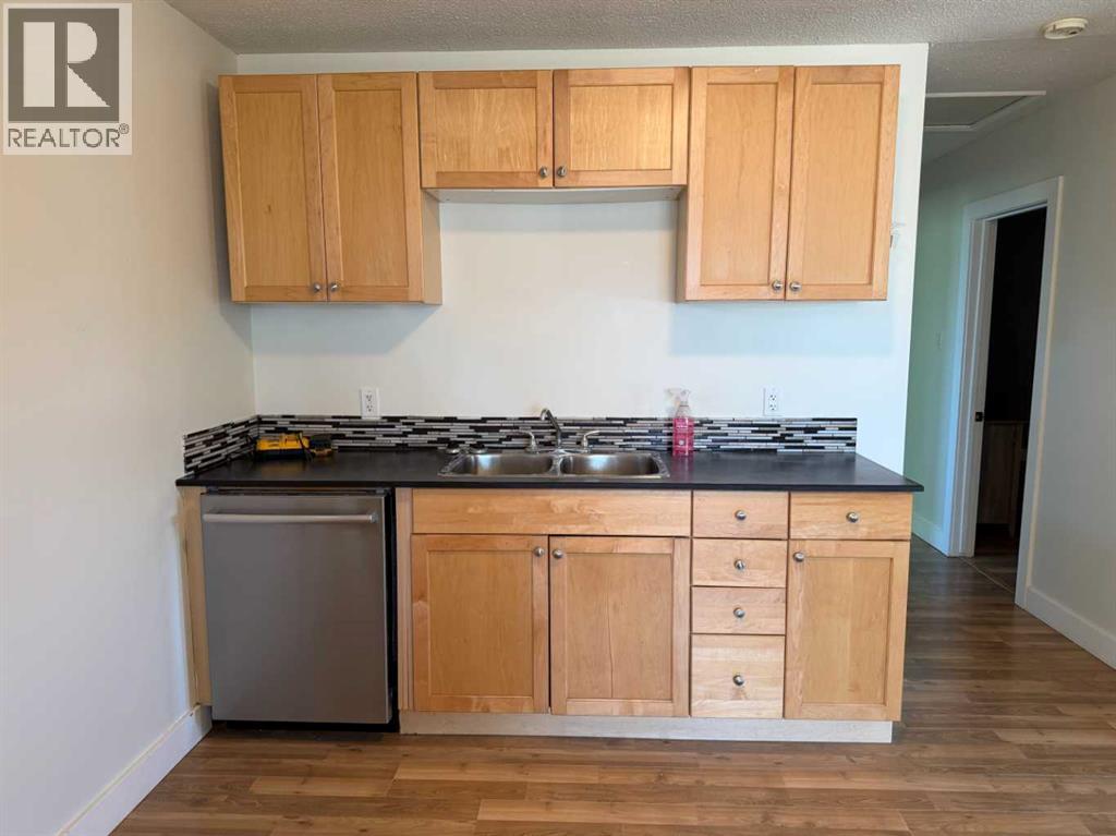 127 2 Avenue N - 10