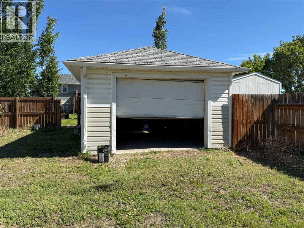 127 2 Avenue N - 32