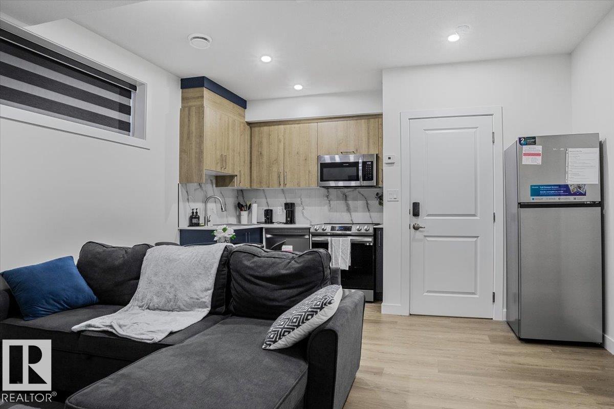 6355 GREENAWAY AV NW NW - 42
