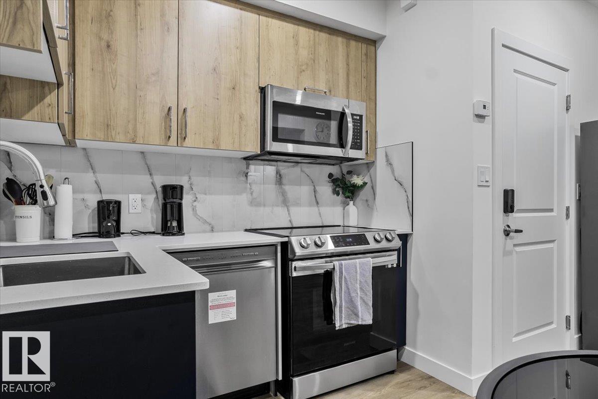 6355 GREENAWAY AV NW NW - 45